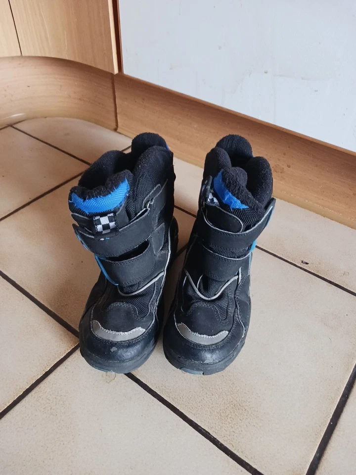 Jungen Schuhpaket, Gr. 34/35 Hausschuhe,halbstiefel,hallen Fussball Nike Hypver - Bild 3 von 4