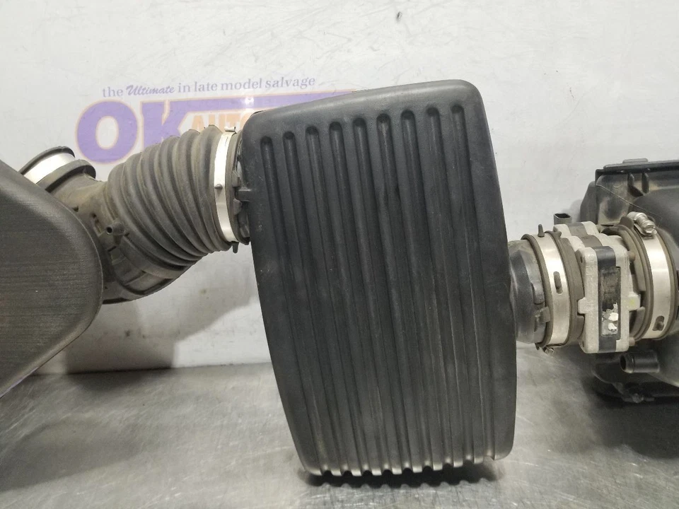 96 1996 BUICK ROADMASTER SEDAN 5.7L ENGINE AIR CLEANER INTAKE WITH RESONATORS - Image 4 of 4