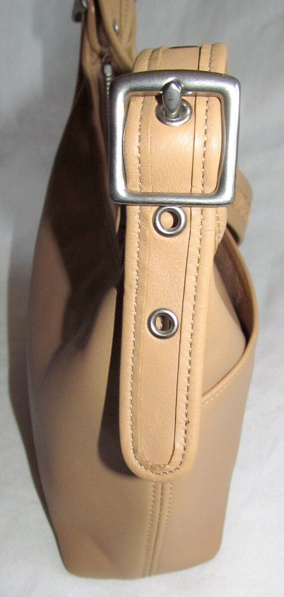 Coach Vintage 2004 Legacy Small Camel Leather Hobo Crossbody Coach Vintage 2004 Legacy Small Camel Leather Hobo Crossbody