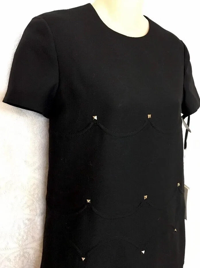 Abito Valentino lana nera manica a crappa borchie oro borchie con etichette $2950 taglia 4