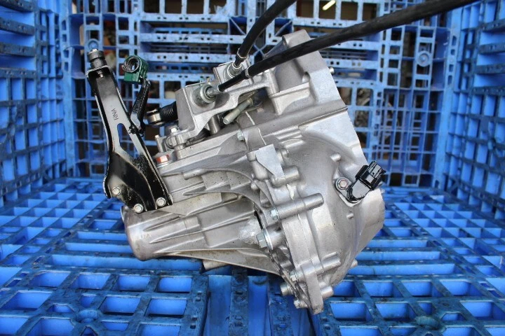 Honda Civic 2012-2015 transmisión manual de 6 velocidades JDM 1,8 L R18A Foto 3 de 4