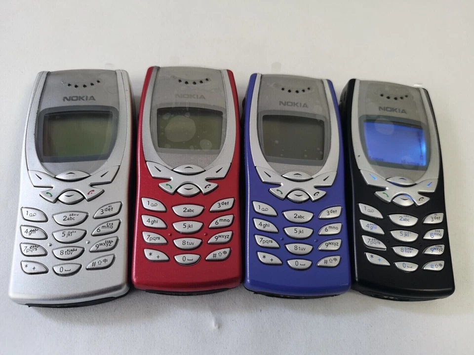 Nokia 8250 Classic Retro Phone All Colours Unlocked  GSM 900 / 1800 Mobile Phone - Image 3 of 4