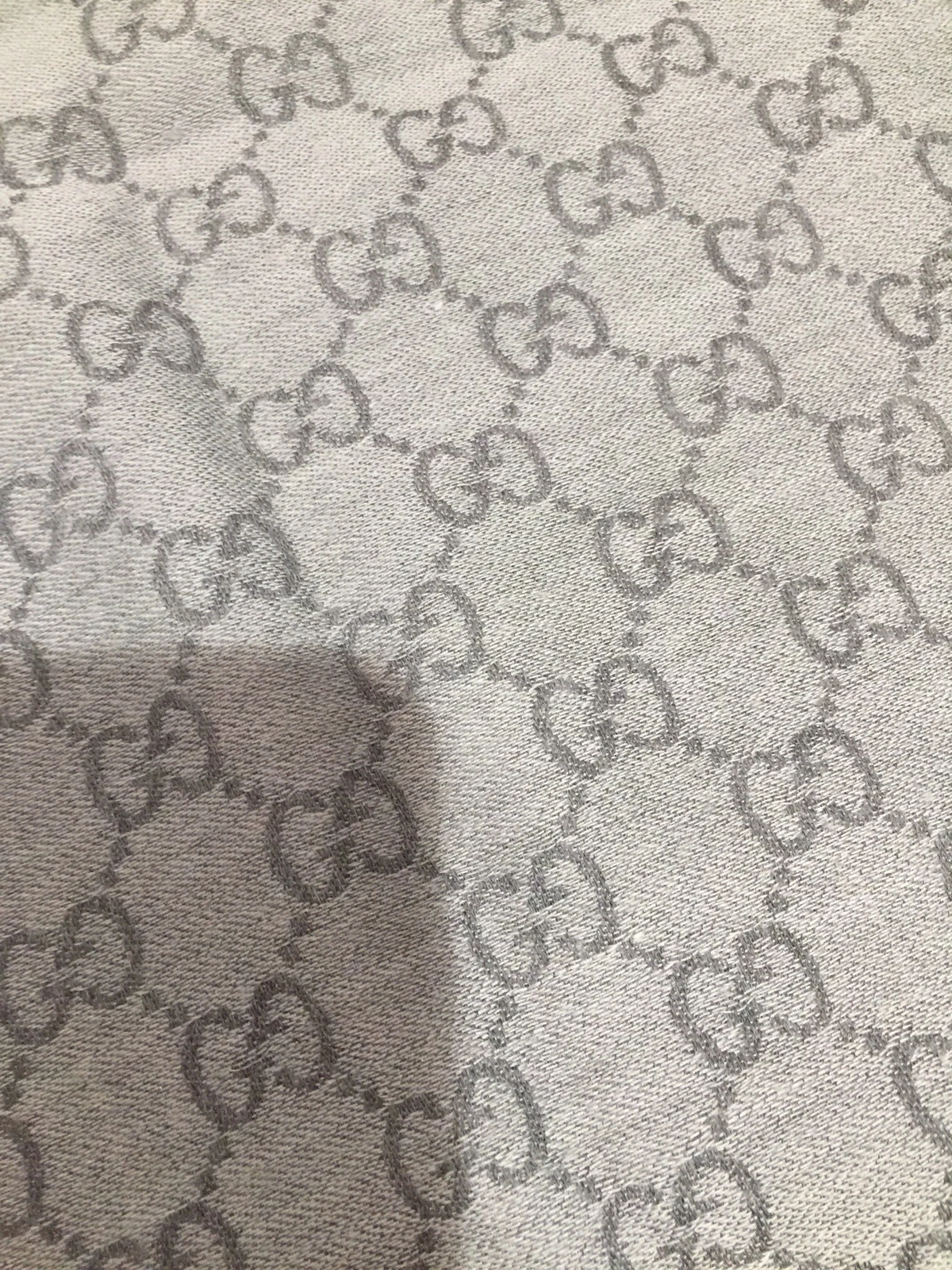 GUCCI NEUF 100 % AUTHENTIQUE XL CARRÉ FEMMES ENVELOPPE/ÉCHARPE 2 TONS MONGRAM PASHMINA GRIS