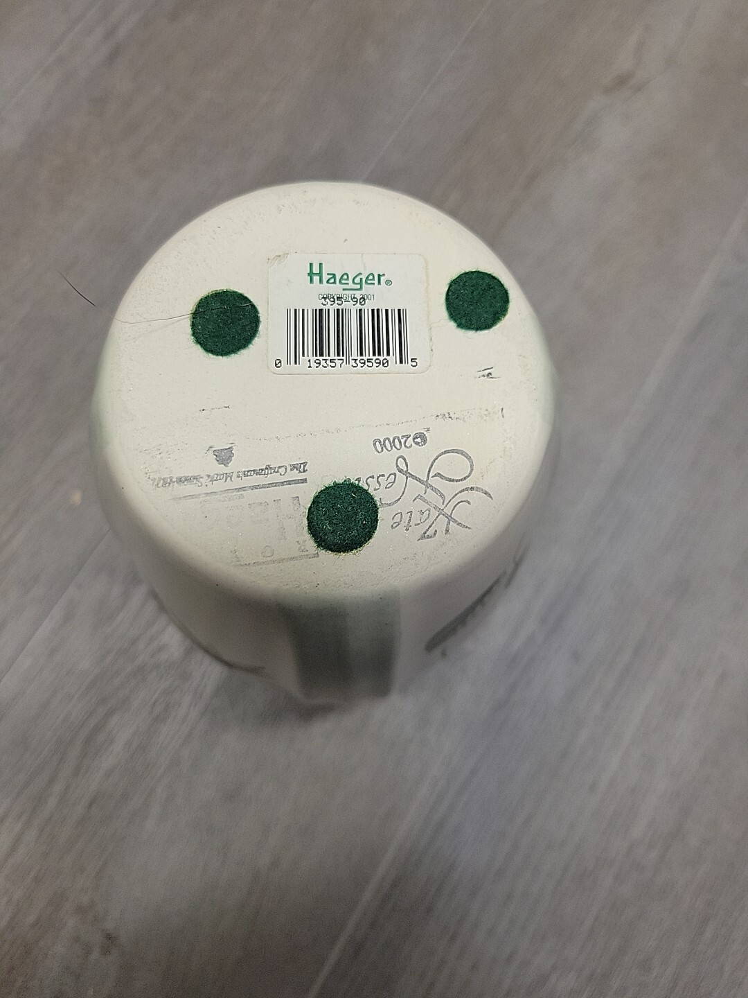 ROYAL HAEGER TALL VASE WITH GREEN LEAF DESIGN 8 1/2" TALL