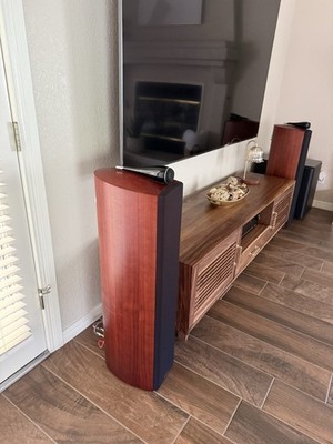 Bowers and Wilkins 804d2 Rosenut In Mint Condition with Original Box and Manual