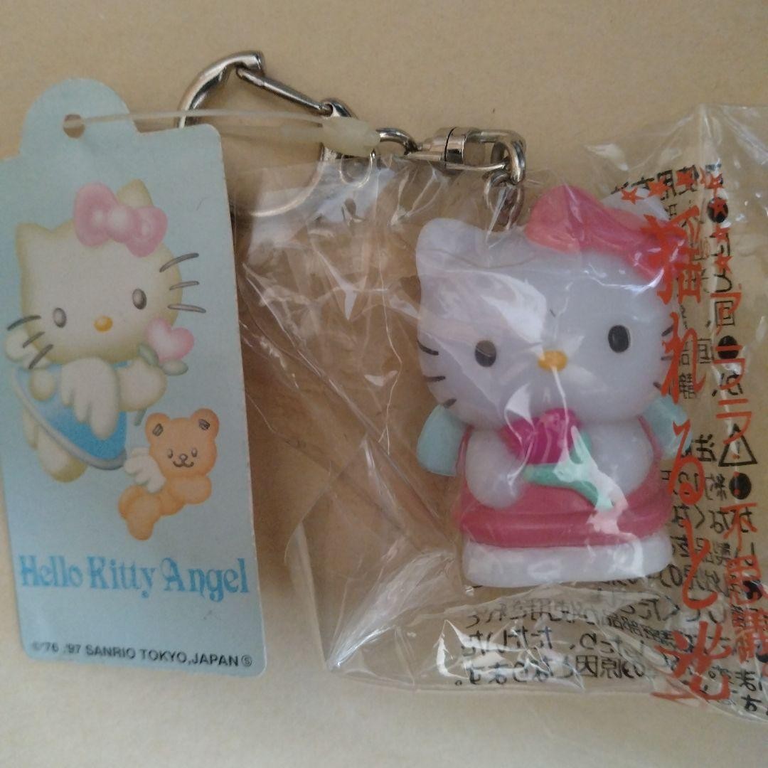 Hello Kitty Angel Wing Keychain Charm Cute Collectible