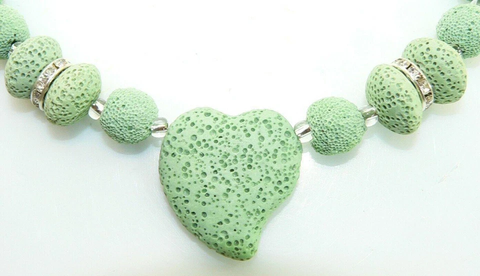 Halskette Collier Lava Perlen 12mm, Anhänge HERZ 32x30 hellgrün grün Strass 485i - Bild 2 von 4