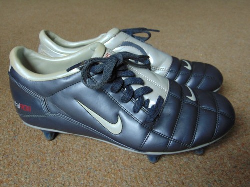 Men's Size 7 Rare Nike Total 90 III 