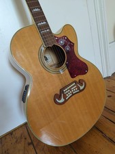 Epiphone EJ-200CE Electro-Acoustic Jumbo 6-String Guitar Natural with Hard Case