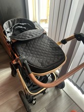 Baby Pushchair RRP £200, Cup holder and Adaptors Included. Good Condition.
