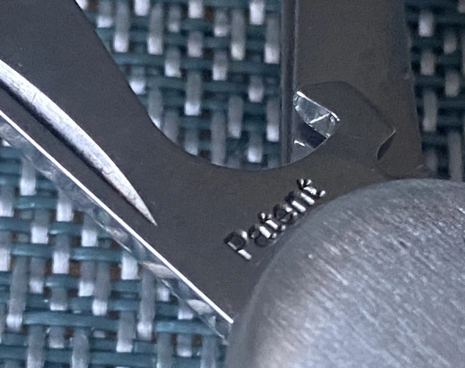 Navaja suiza retirada de colección de acero inoxidable con cortador de cigarros en caja original Foto 4 de 4