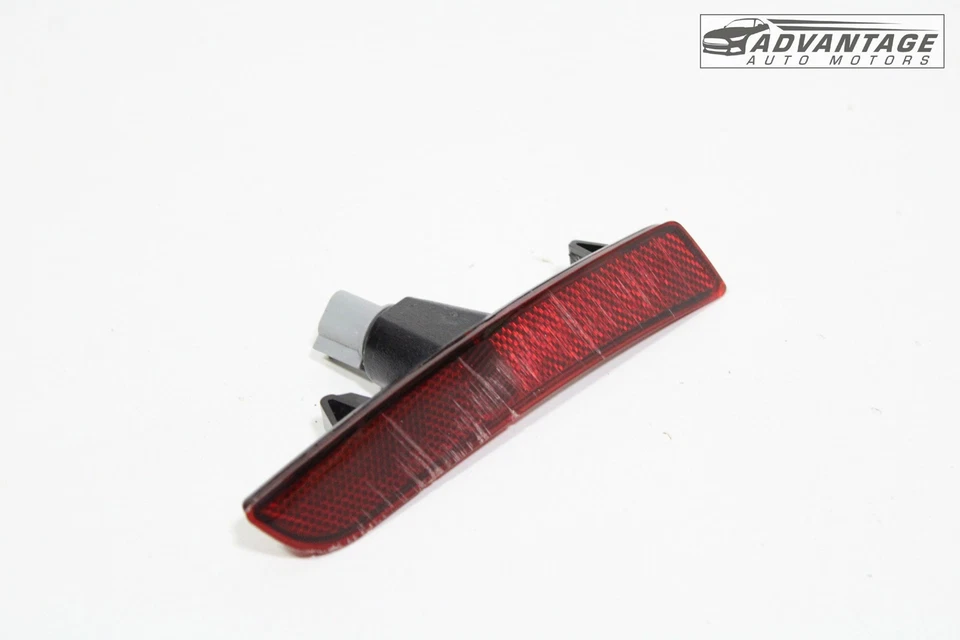 Chevrolet Camaro 2016-2024 parachoques trasero derecho reflector marcador luz lámpara OEM Foto 2 de 4