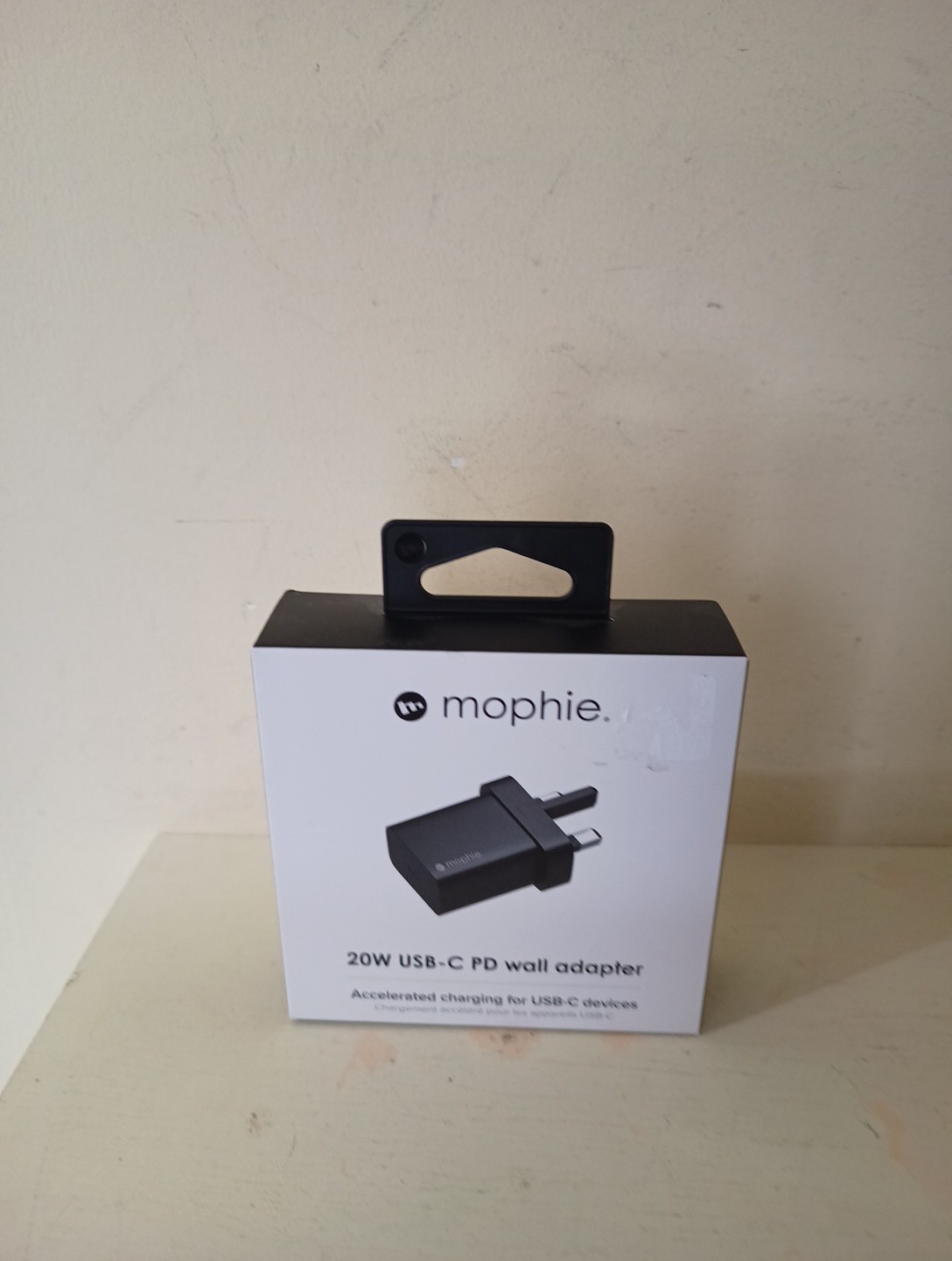 Mophie 20W USB-C PD Wall Adaptor - Fast Charge Black