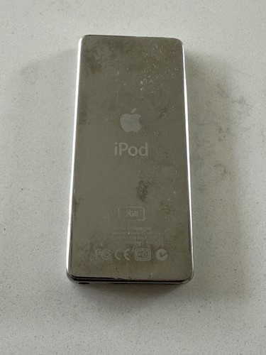 Apple iPod Nano 2GB Weiß Musik Player A1137 Bundle mit Ohrhörern und Hülle - Bild 4 von 17