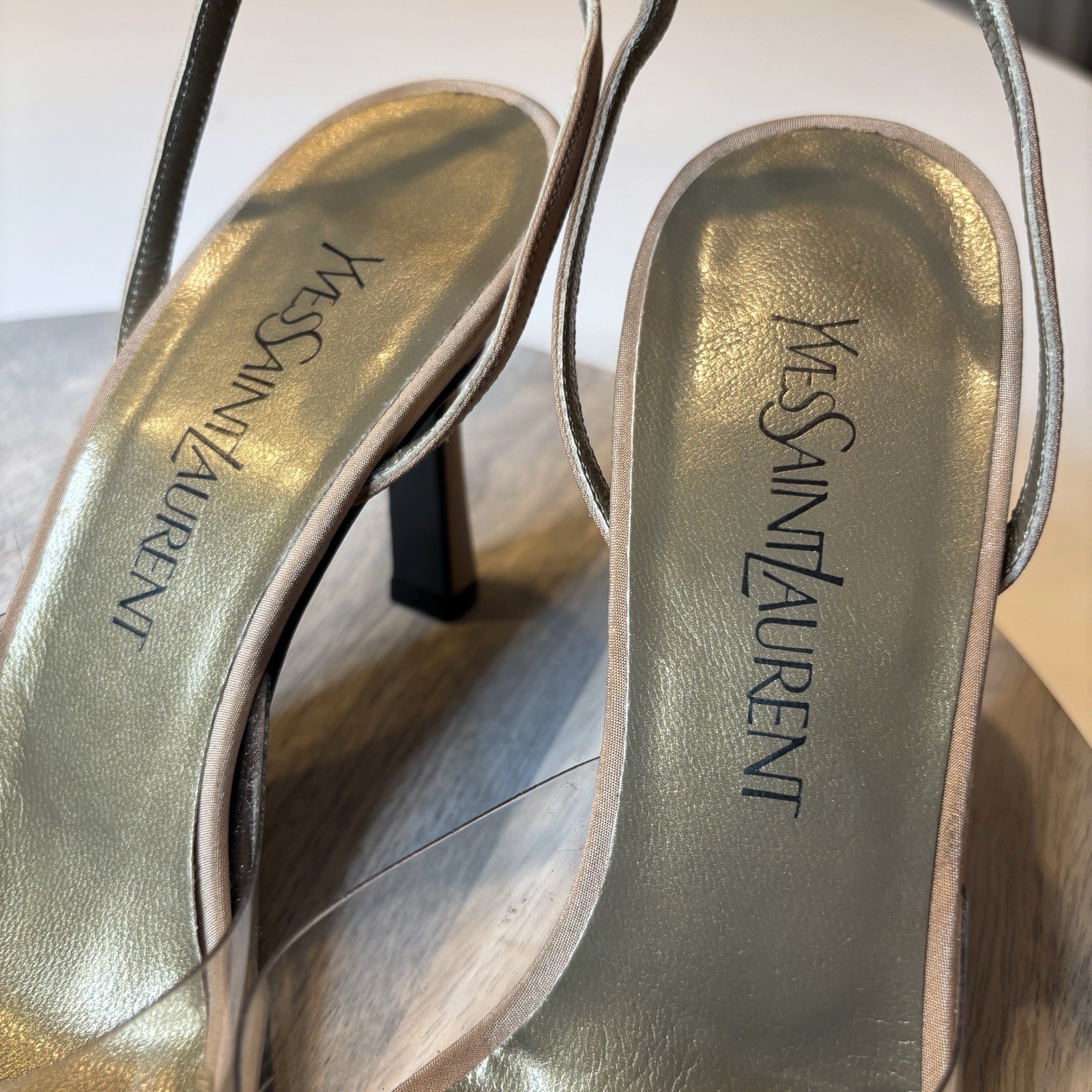 Yves Saint Laurent decolte vintage beige e trasparenti alla caviglia Y681801 taglia 9 5 M