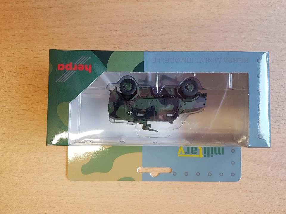 Herpa 746397 - 1/87 ATF Dingo mit KMW 1530, dekoriert - Neu - Bild 1 von 1