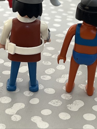 Playmobil Figuras X 6 y 2 Caballos Patinador sobre Hielo Futbolista Usado Circo Caballo? - Imagen 6 de 11