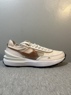 Nike Waffle One ESS Light Soft Pink Athletic Women s Shoe Size 7.5 FB1298-600
