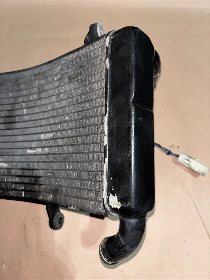 DUCATI ST4 s ST2 GENUINE OEM water cooled RADIATOR COOLING + FAN - Image 2 of 4