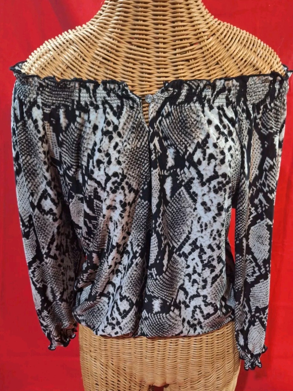 womens size medium Snake Python Print Blouse  Isa… - image 1