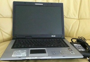 Laptop ASUS X50Z-APO35C zur Ersatzteilgewinnung
