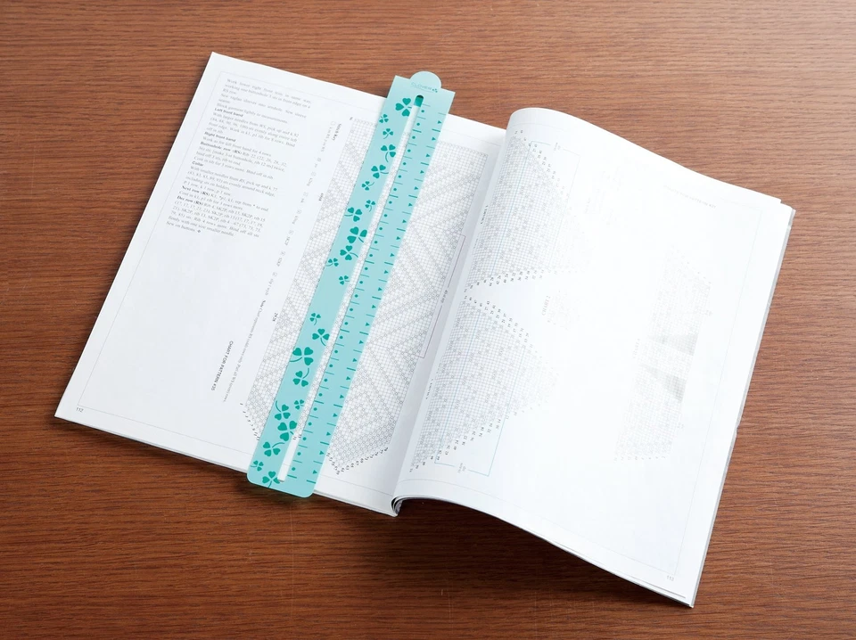 Clover Pattern Chart Marker with Magnetic Grip for Needlepoint Cross Stitch - Image 3 of 3