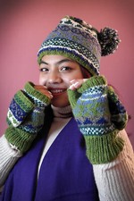 Green Blue mixed colored woolen gloves/mittens