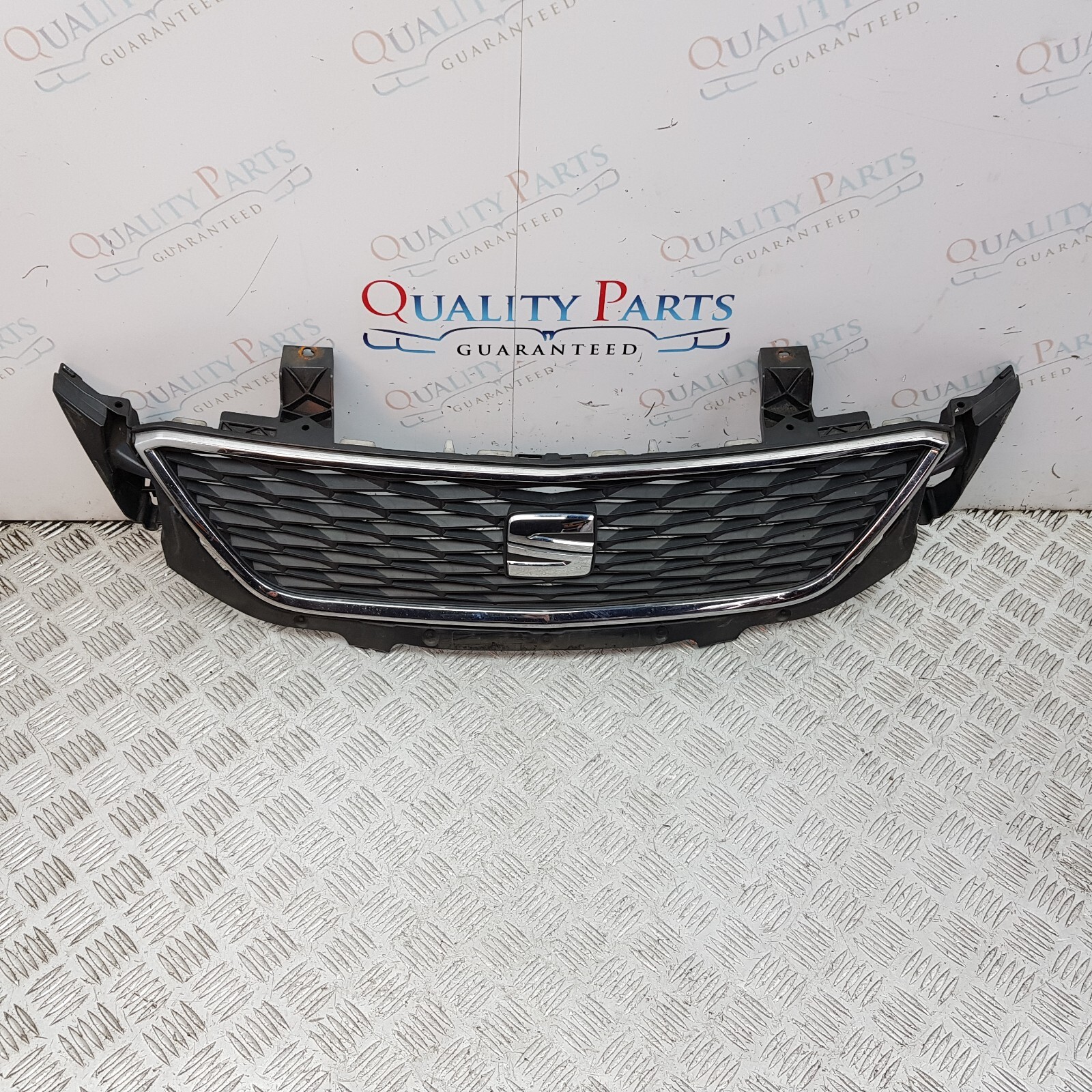 2015 SEAT TOLEDO MK4 FRONT BUMPER GRILLE 6JA853668A eBay