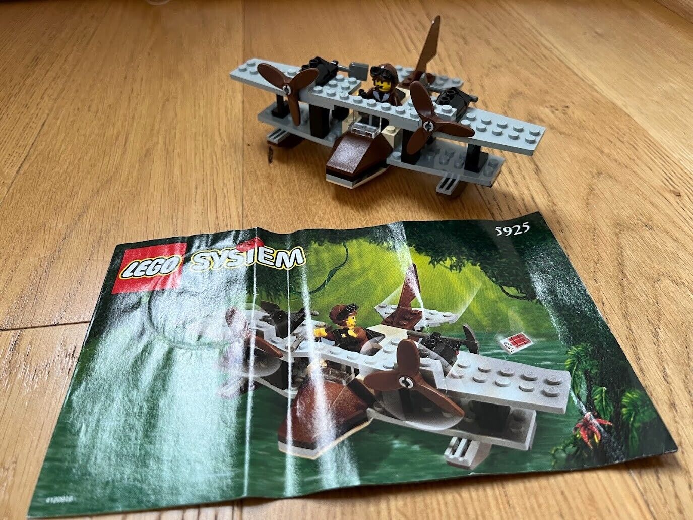 Classic Adventurers Set! Lego 5925 Pontoon Plane -  100% complete!