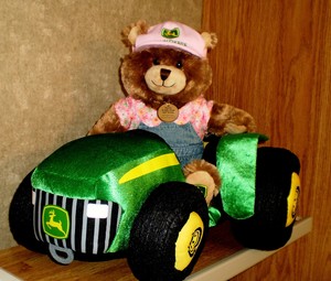 tractor teddy