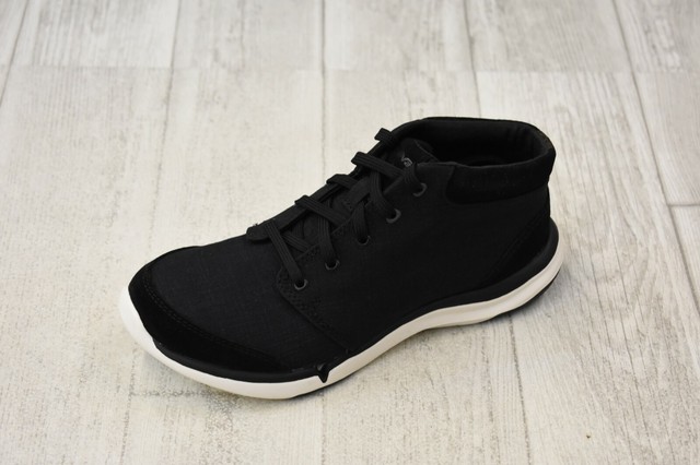 teva wander chukka