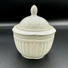 Mikasa ITALIAN COUNTRYSIDE Sugar Bowl w/ Lid Stoneware White Vintage 8 oz DD900