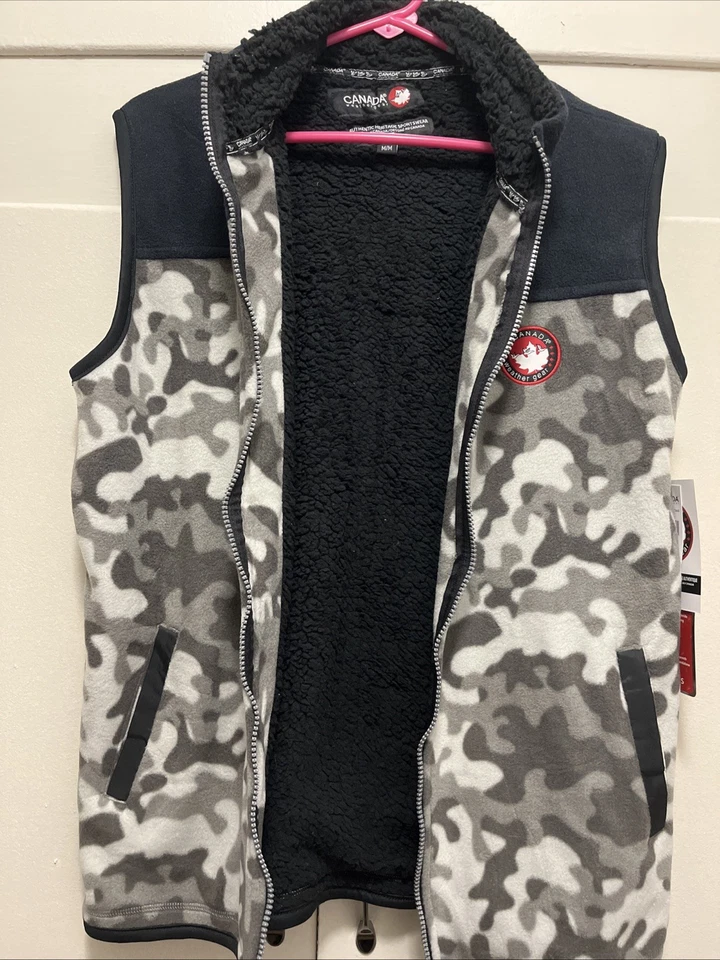 New Camo Canada  Vest w/Tags Size S/M Winter Layer | Outdoor Hiking  - Image 2 of 4