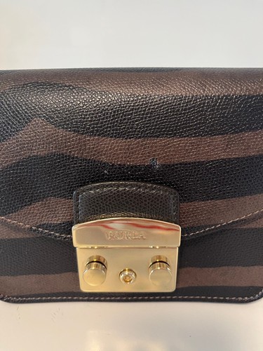 Bolso Furla Metropolis SIN CORREAS Cuero Marrón y Negro - Imagen 2 de 24