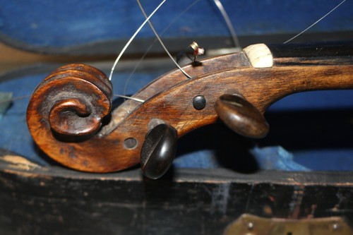 Alte Geige Violine ca. 59 cm mit Bogen und Koffer Signiert Karl .... 1861 ? - Picture 5 of 24