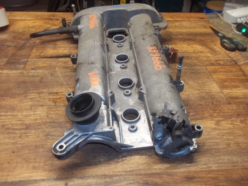 Cubierta de válvula de motor Equinox Terrain 11-17 Regal 11-16 Lacrosse 2010-2017 2,4 L OEM Foto 3 de 4