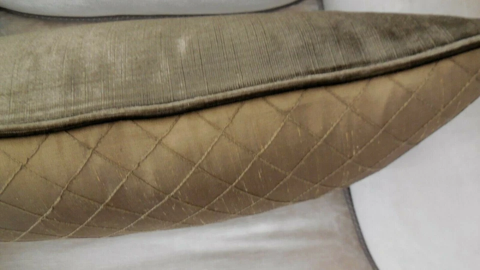 ❇️ New ONE Stunning SILK & VELVET Reversible Bronze Brown Cushion cover OBLONG - image 4 of 4