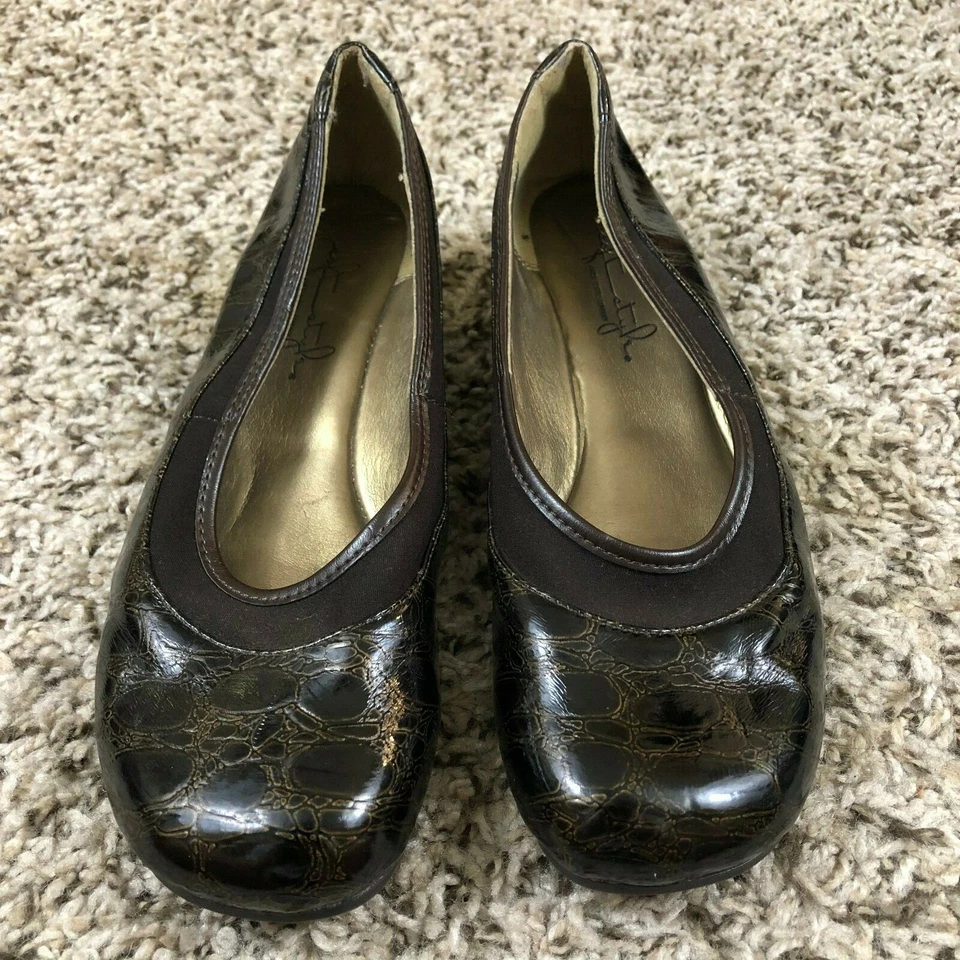 Tacón de cuña suave estilo de Hush Puppies para mujer talla 7 M negro paciente Foto 2 de 4