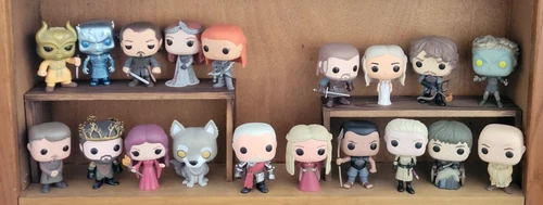 19 - OOB Funko Pop Game of Thrones - Daenerys, Arya, Theon, Petyr, Sansa - VGC