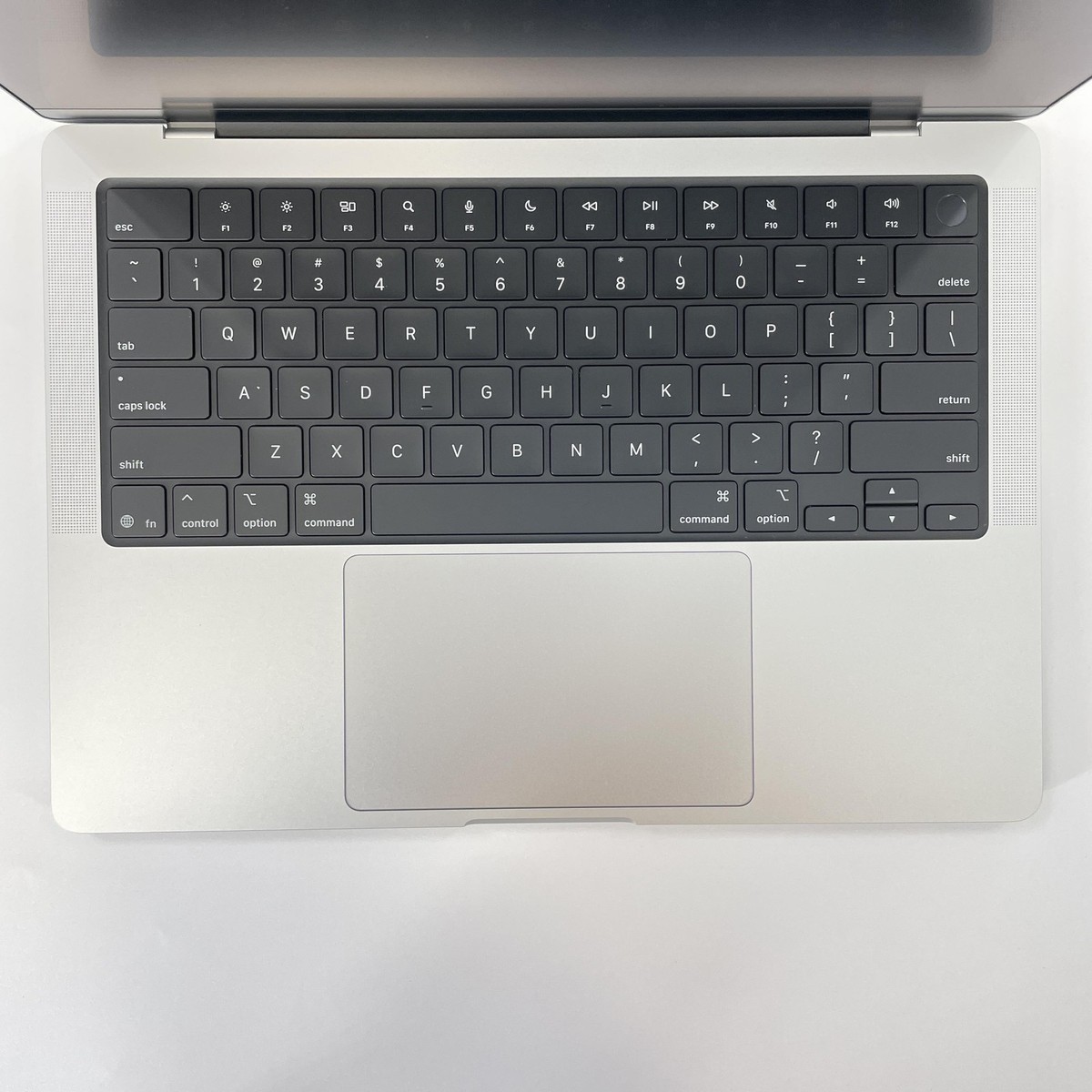 MacBook Pro 14 2025 M5 10-Core CPU 10-Core GPU 32GB 2TB SSD Silver
