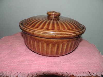 McCoy?  USA Pottery Vintage Brown Glazed Ribbed Covered Casserole  Pot