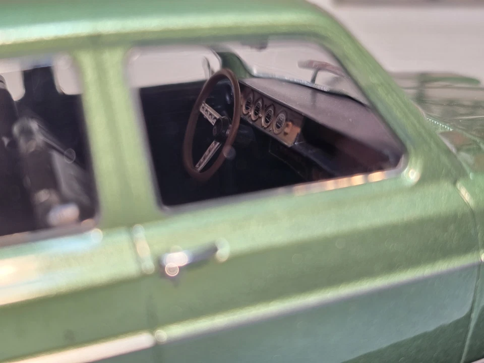 Simca 1100 Special 1970 Very Detailed 1:24 Scale Diecast Car Green - Image 2 of 4