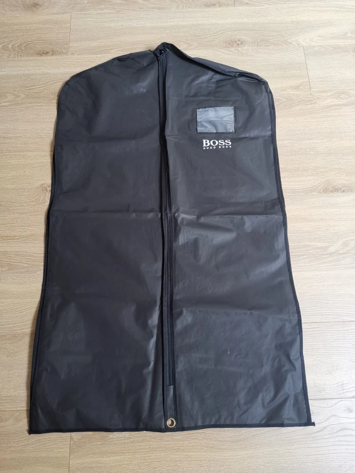 Housse Vêtement Hugo Boss - Photo 1/2