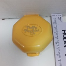 Vintage 1990 Bluebird Polly Pocket Hair Salon Yellow Compact Only No People