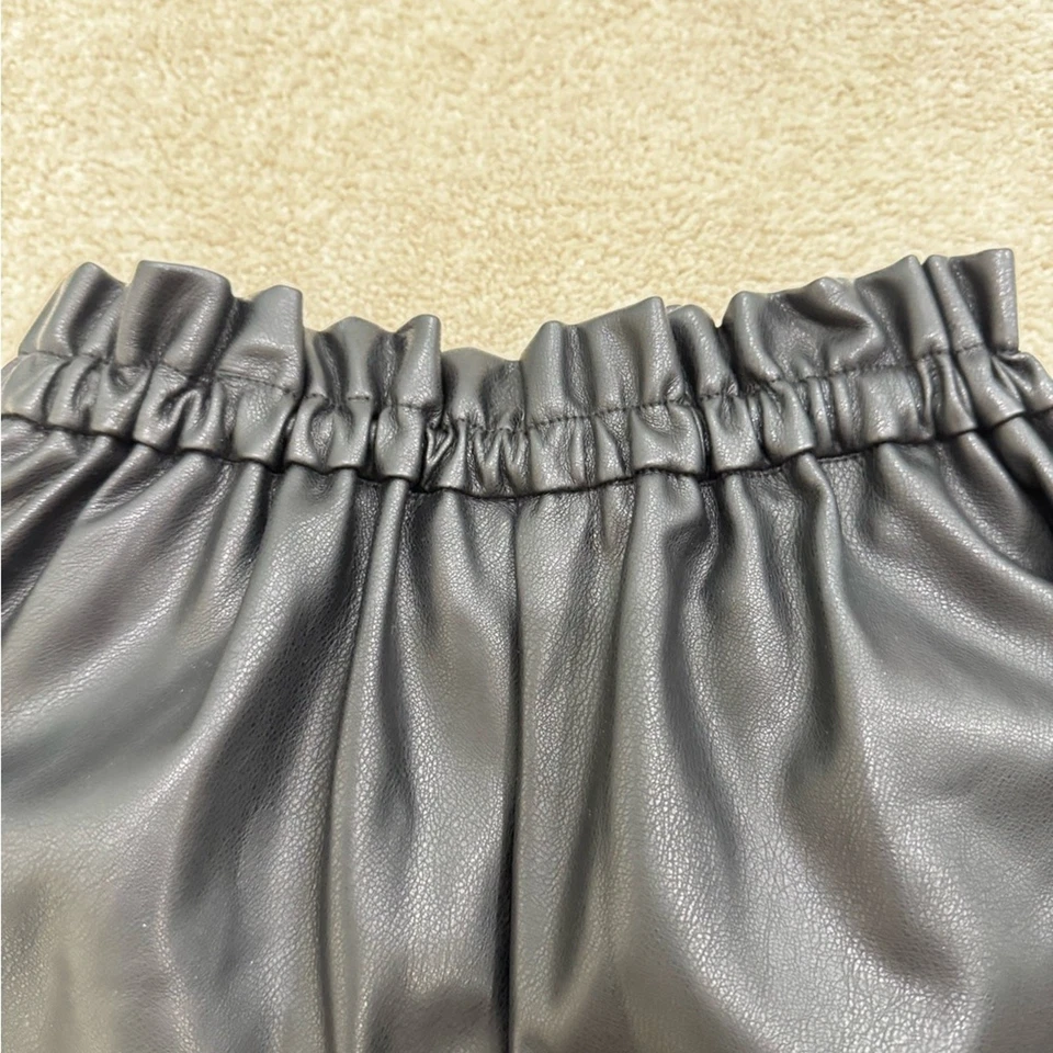 Mini Molly by Molly Bracken, Pantalones Cortos Cintura Alta Cuero Sintético Negro, Talla 14Y Foto 4 de 4