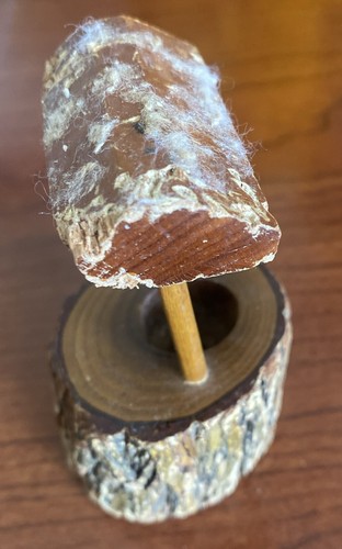 Miniature Wood Wishing Well Water Display or Dollhouse - Picture 4 of 9