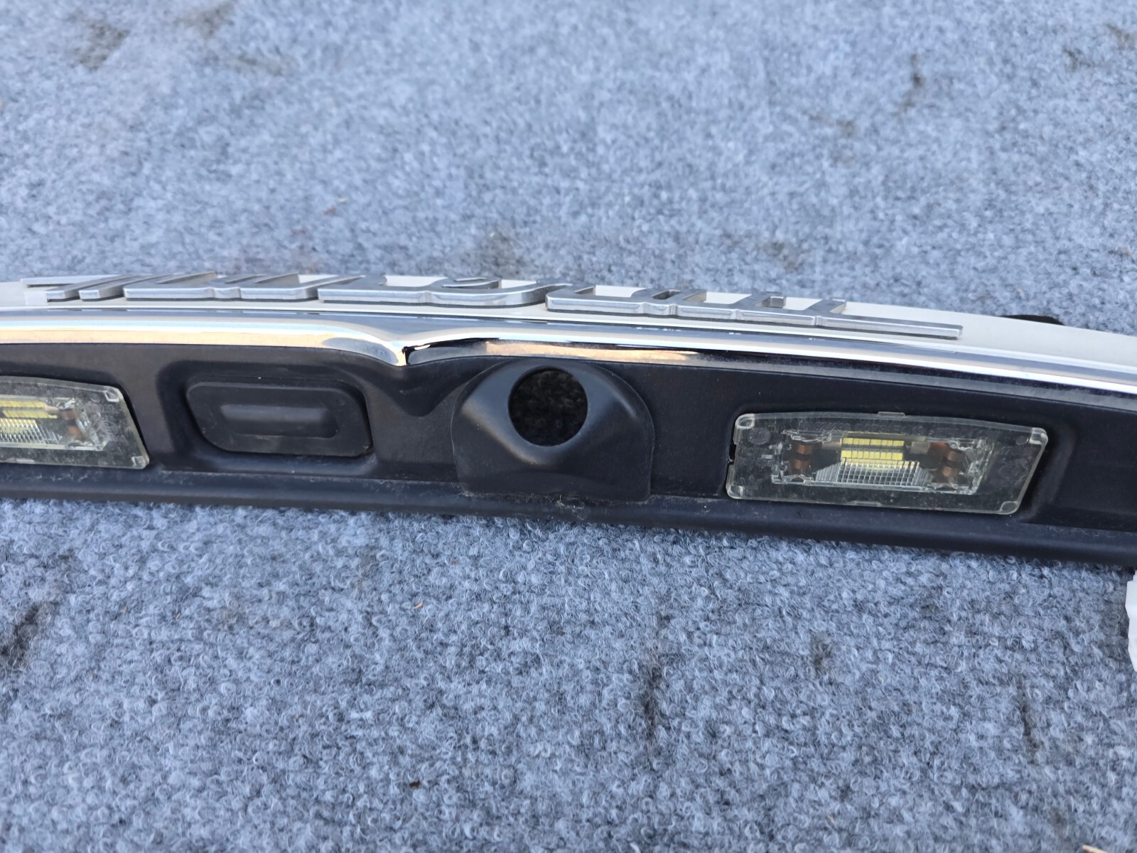REAR TRUNK LID PARKING CAMERA MOLDING TRIM PANEL 74K 14-19 MASERATI GHIBLI S Q4