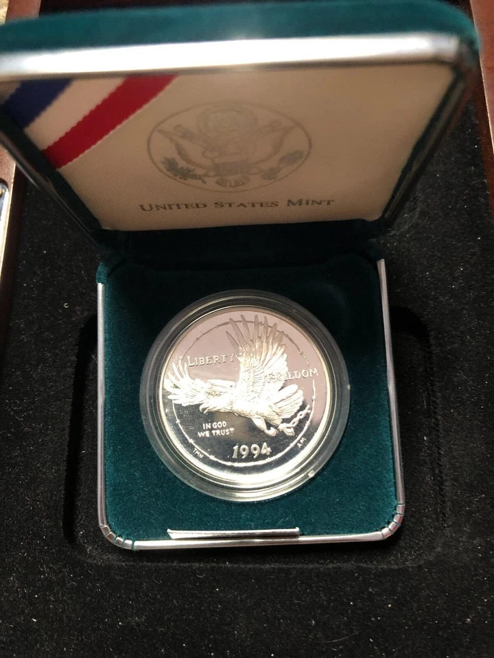 1994 P Prisoner Of War(POW) Proof Commemorative US Mint Silver Dollar,Deep Cameo - Image 4 of 4