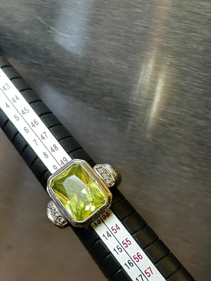 Elegant  Green Peridot & Bright Cubic Zirconia Art Deco Sterling Silver Ring Sz6 - Image 3 of 4