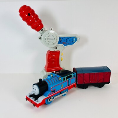 Thomas Friends TrackMaster R/C Thomas Flip Face Train Engine